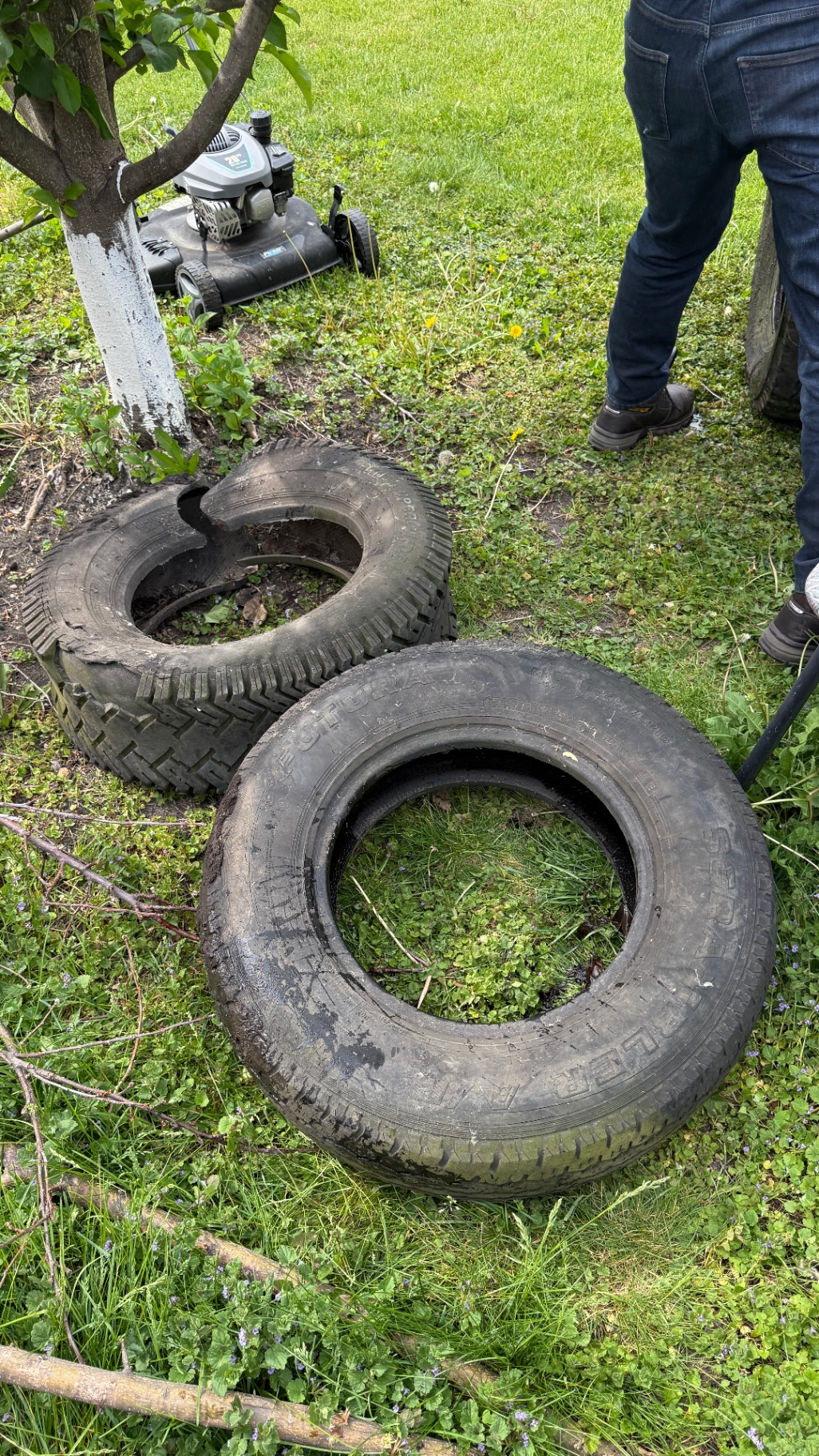 Junk removal Wheeling IL — tire disposal and branch removal